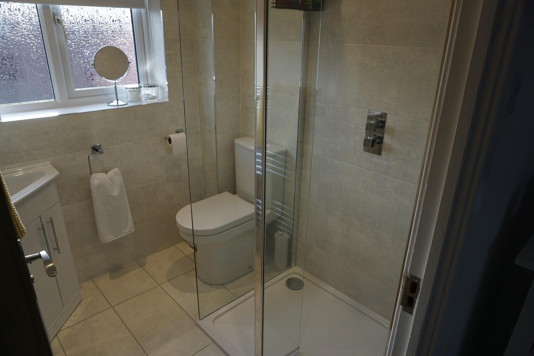 Master bathroom, cloakroom and en-suite renovation in Newport Pagnell